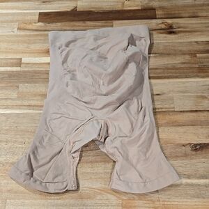 SKIMS Kim Kardashian Women's S/M Maternity Sculpting Shapewear New w/out Tags!